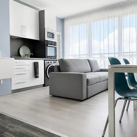 Cloud House 2 Bedrooms & Parking Lägenhet *